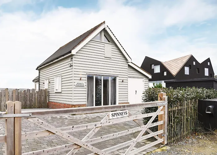 Spinney\'S Boathouse By The Suffolk Cottage Collection